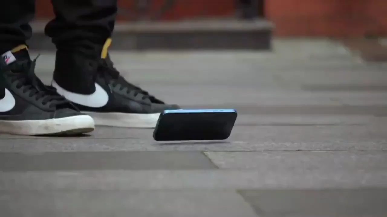 Wilsacom кидает об плитку - тест